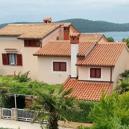7657b Apartment *